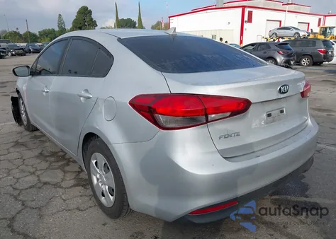 2017 Kia Forte Lx z USA, uszkodzony, nr VIN 3KPFK4A73HE098998